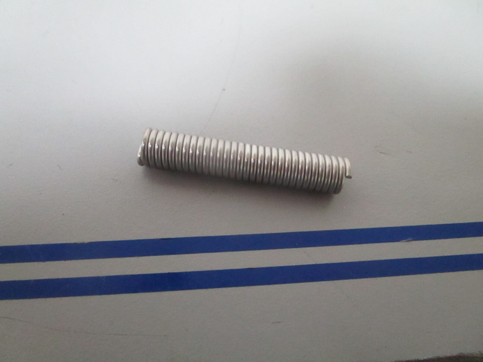 *NEW OEM* 0810 Volvo Penta Spring 3853387