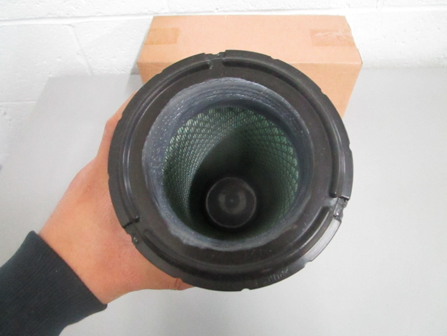 NEW OEM AF25308 Fleetguard Air Filter 0820