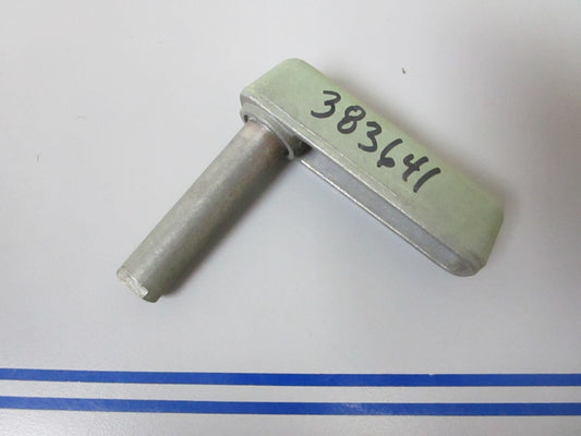 *NEW OEM* 0810 OMC Johnson Evinrude Front Latch Handle 383641 0383641