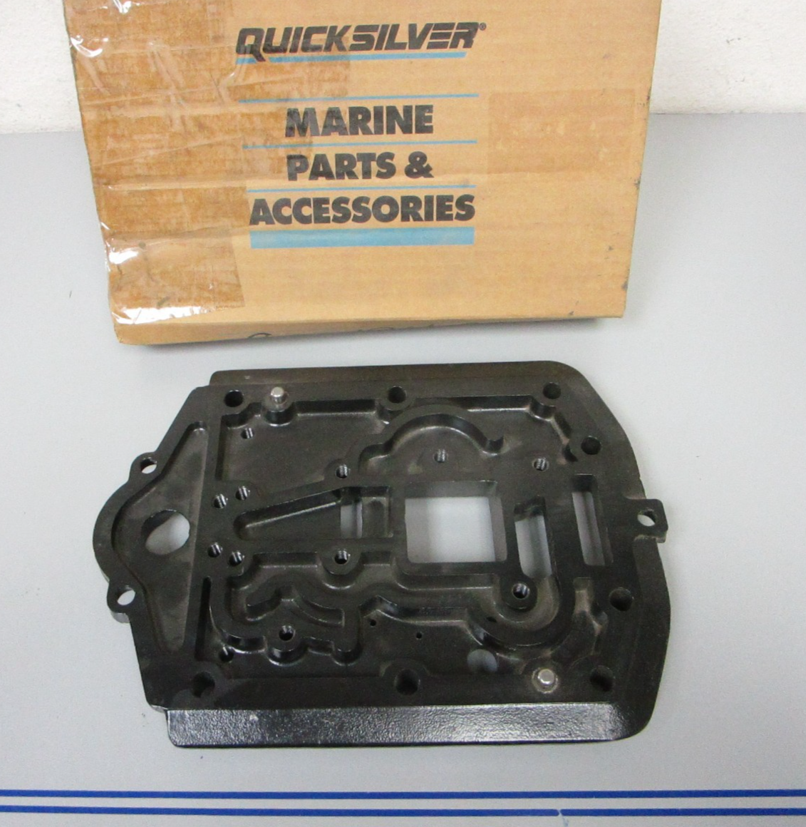 NEW OEM 820194A1 Mercury Force 90 120 hp 1995 1996 1997 Exhaust Plate 0720