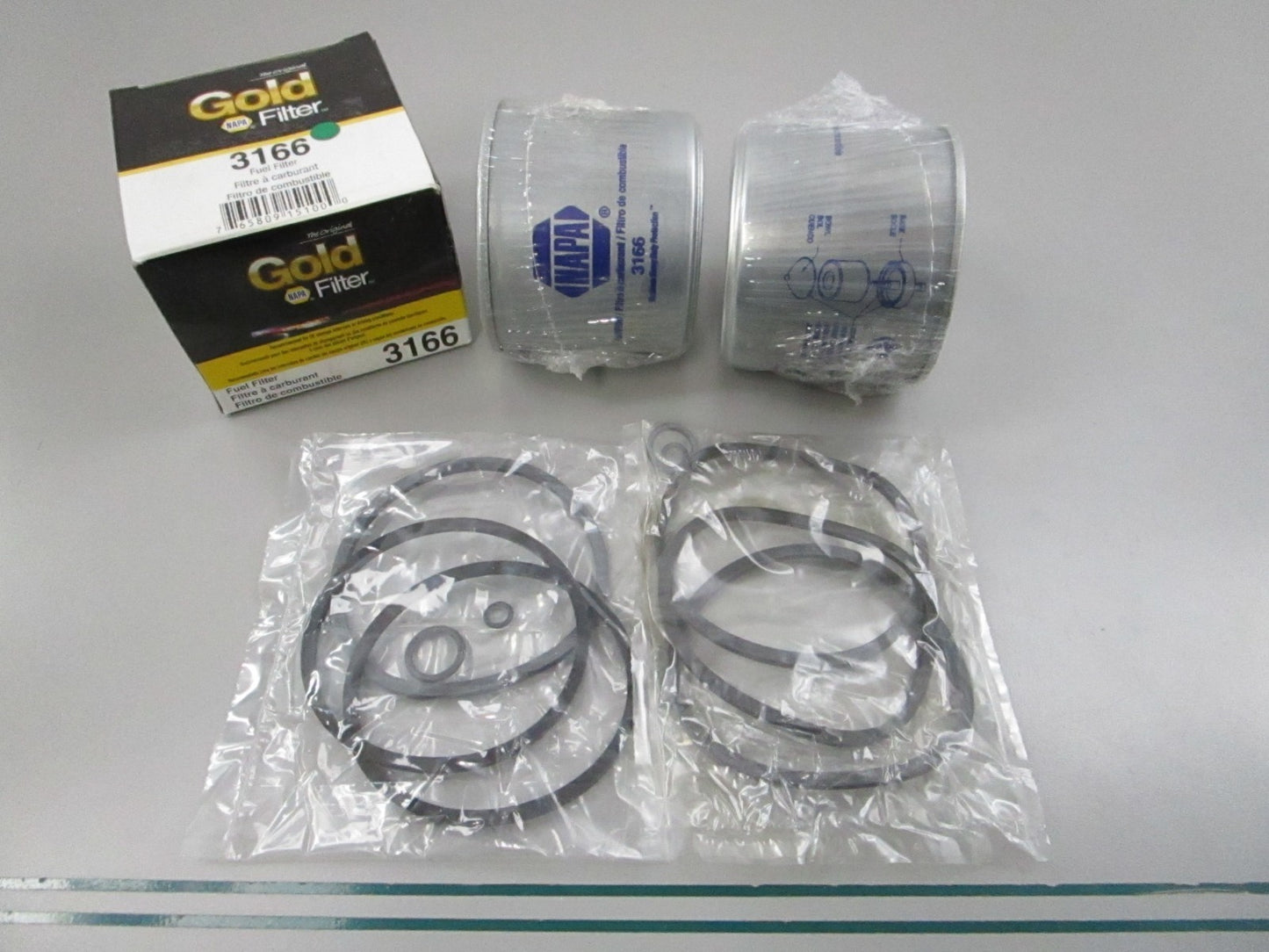 NEW (LOT OF 2) 3166 Napa Fuel Filter 0810