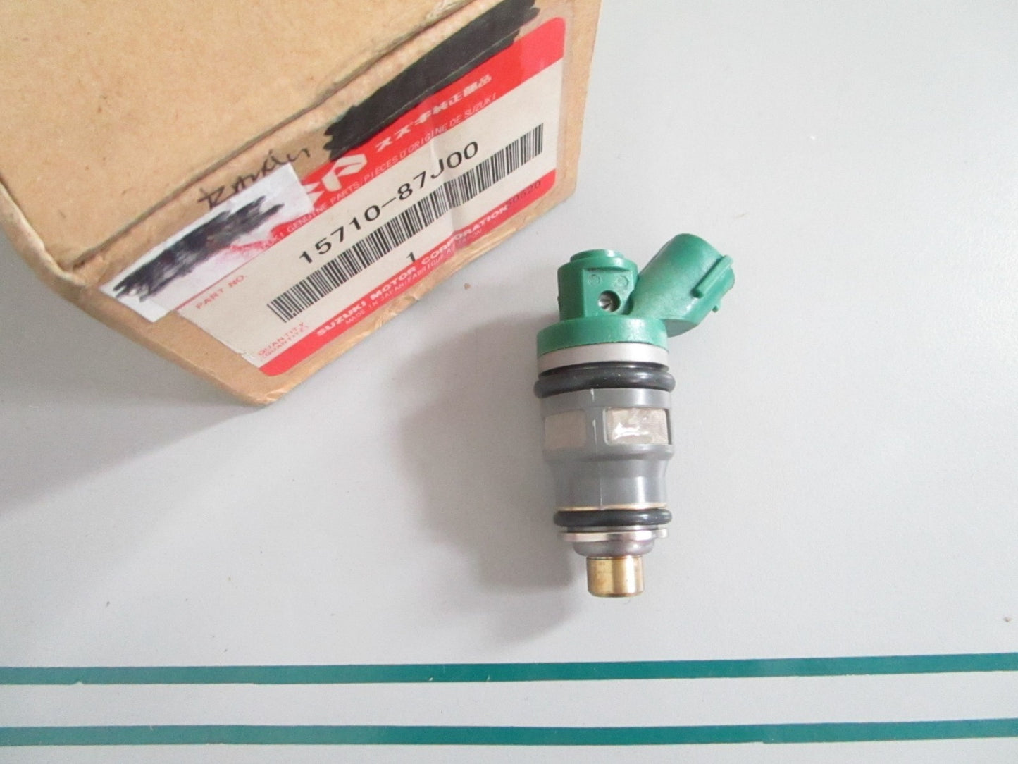 NEW OEM 15710-87J00 Suzuki Fuel Injector Assy 0820