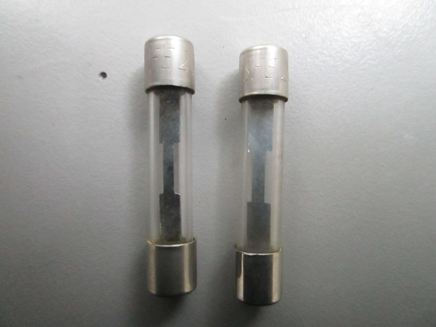 *NEW OEM* (LOT OF 2) 0810 OMC Johnson Evinrude Fuse 304980 0304980