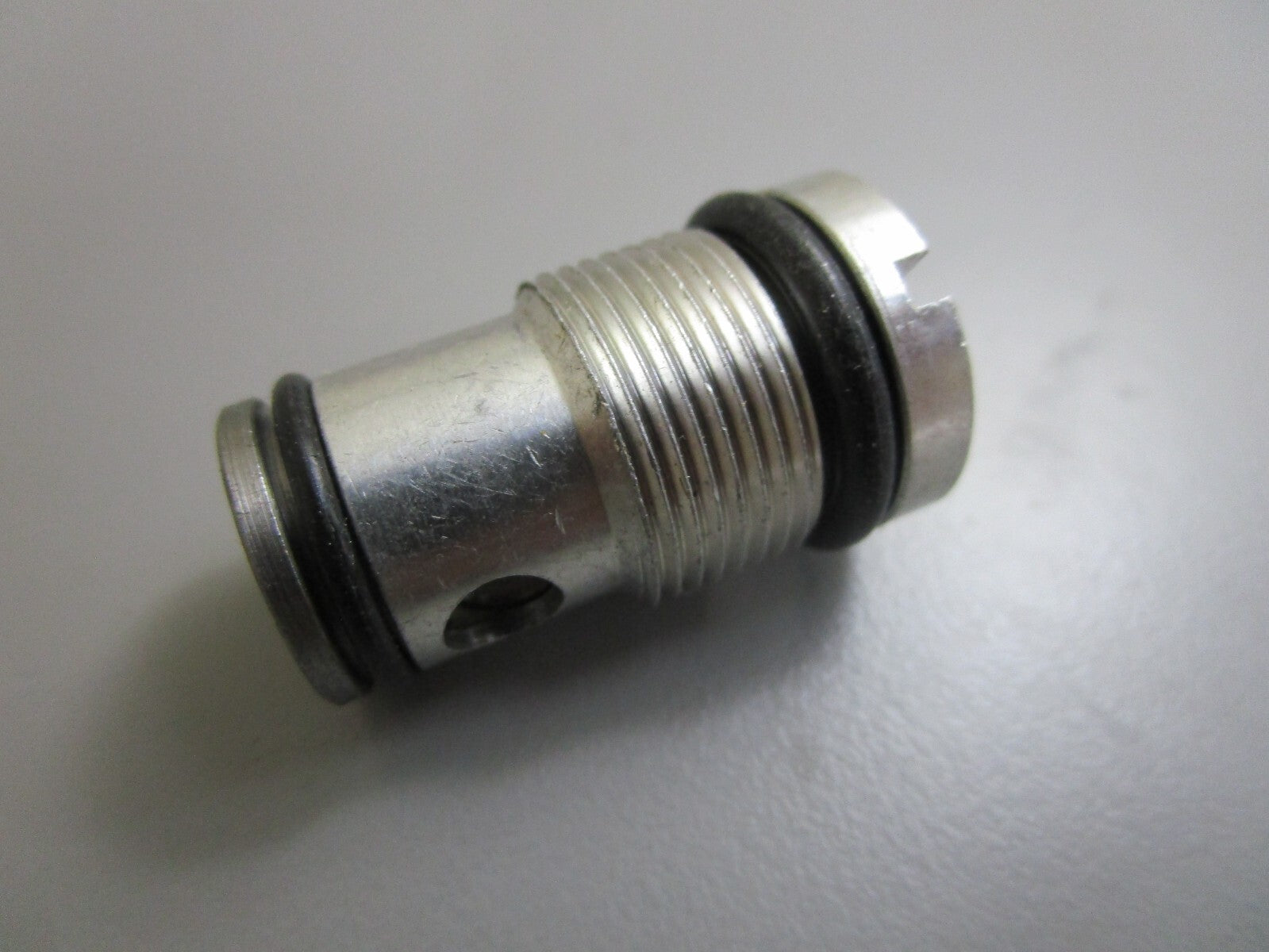 *NEW OEM* 0810 Suzuki Valve Assembly 48530-87D02