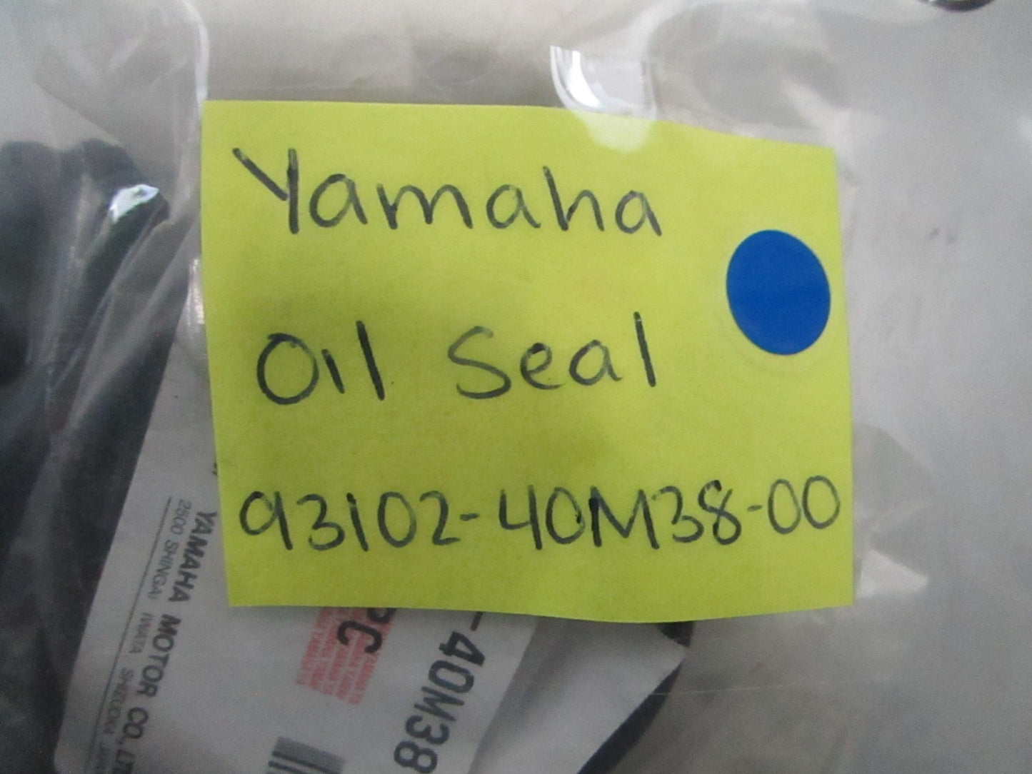 *NEW OEM* 0810 Yamaha Oil Seal 93102-40M38-00