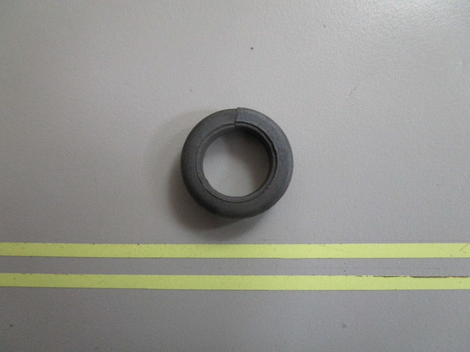 *NEW OEM* (LOT OF 4) 0810 OMC Johnson Evinrude Grommet 300454 0300454