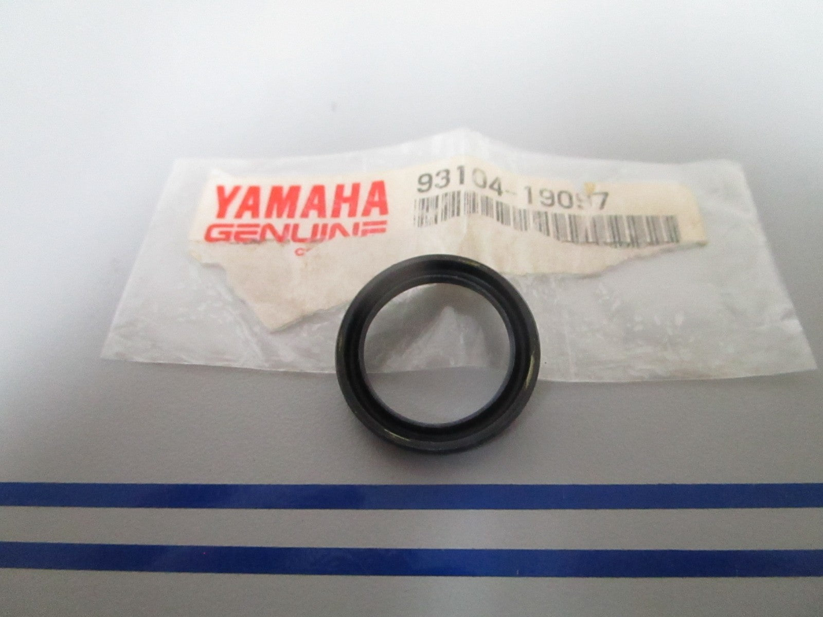 NEW OEM 93104-19097 Yamaha Oil Seal 0720