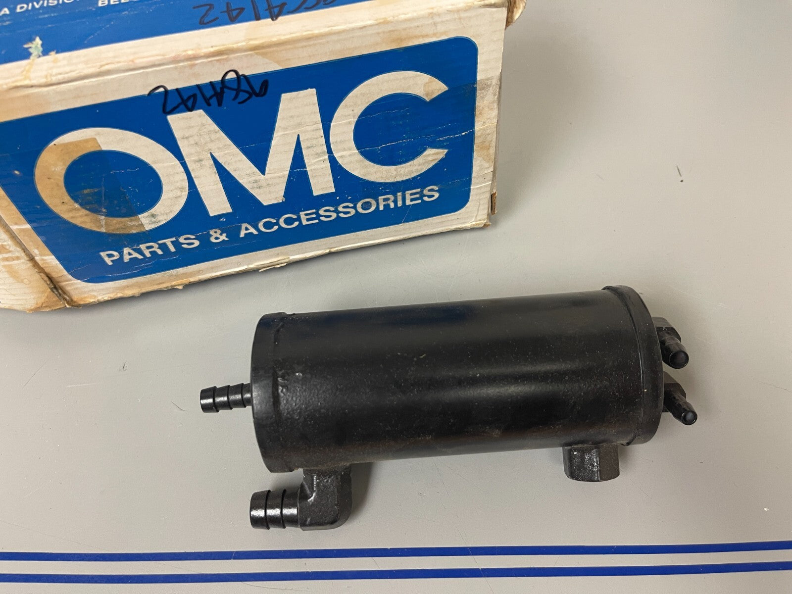 *NEW OEM* 0810 OMC Johnson Evinrude Oil Cooler Assembly 984142 0984142