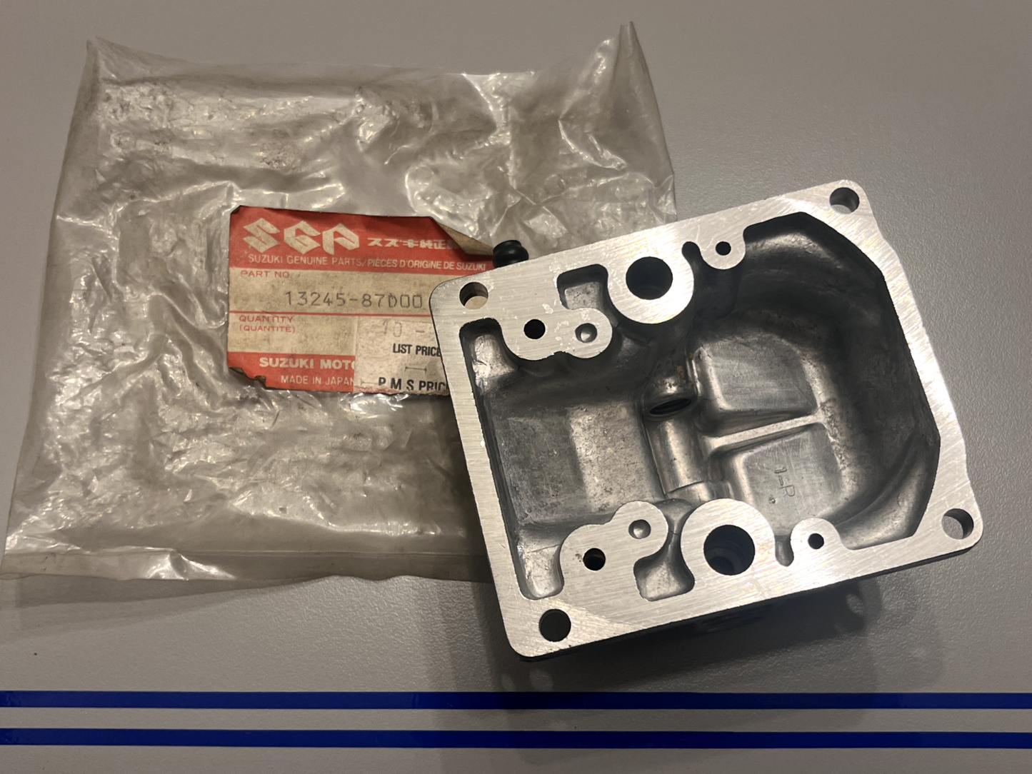 *NEW OEM* 0720 Suzuki 1987 - 2003 Carburetor Float Chamber 13245-87D00