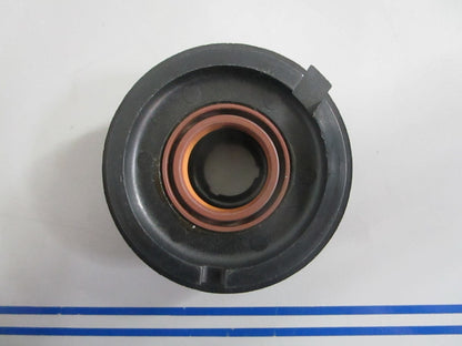 *NEW OEM* 0820 OMC Johnson Evinrude Housing & Seal Ay 437057 0437057