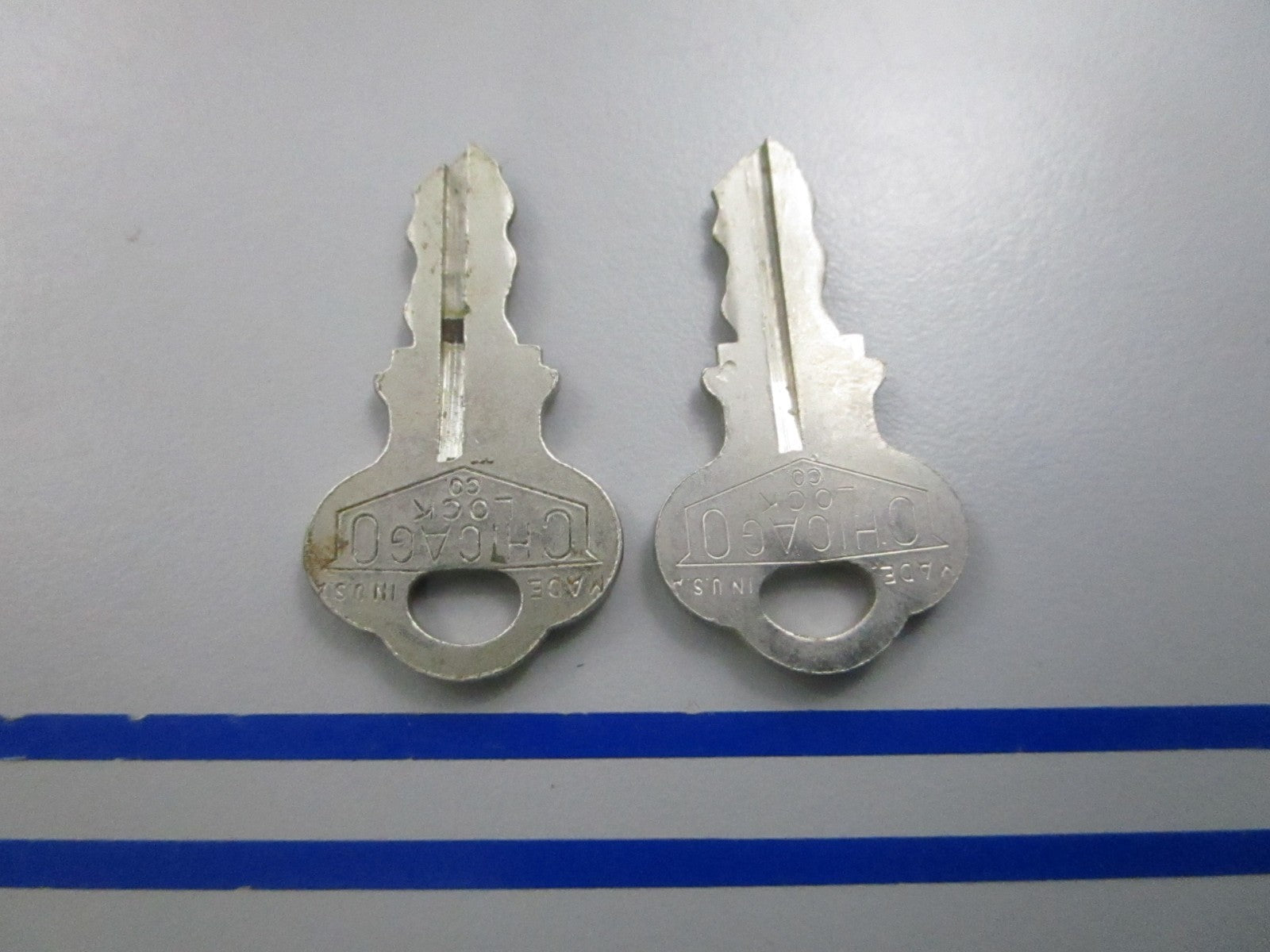 NEW OEM (LOT OF 2) 501601 0501601 OMC Johnson Evinrude  Ignition Key KF86 0810