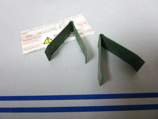 *NEW OEM* (LOT OF 2) 0810 OMC Johnson Evinrude Brush Spring 3852720