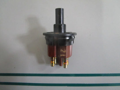 NEW OEM 0008211352 Mercedes-Benz Switch 0820