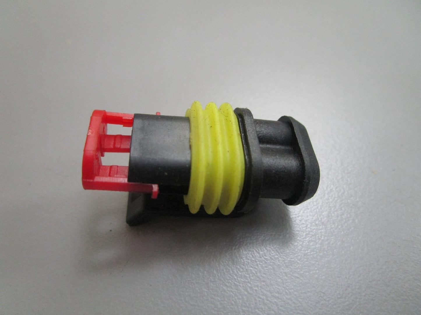 *NEW OEM* 0810 OMC Johnson Evinrude 2 Position Plug Connector & Seal 3011153
