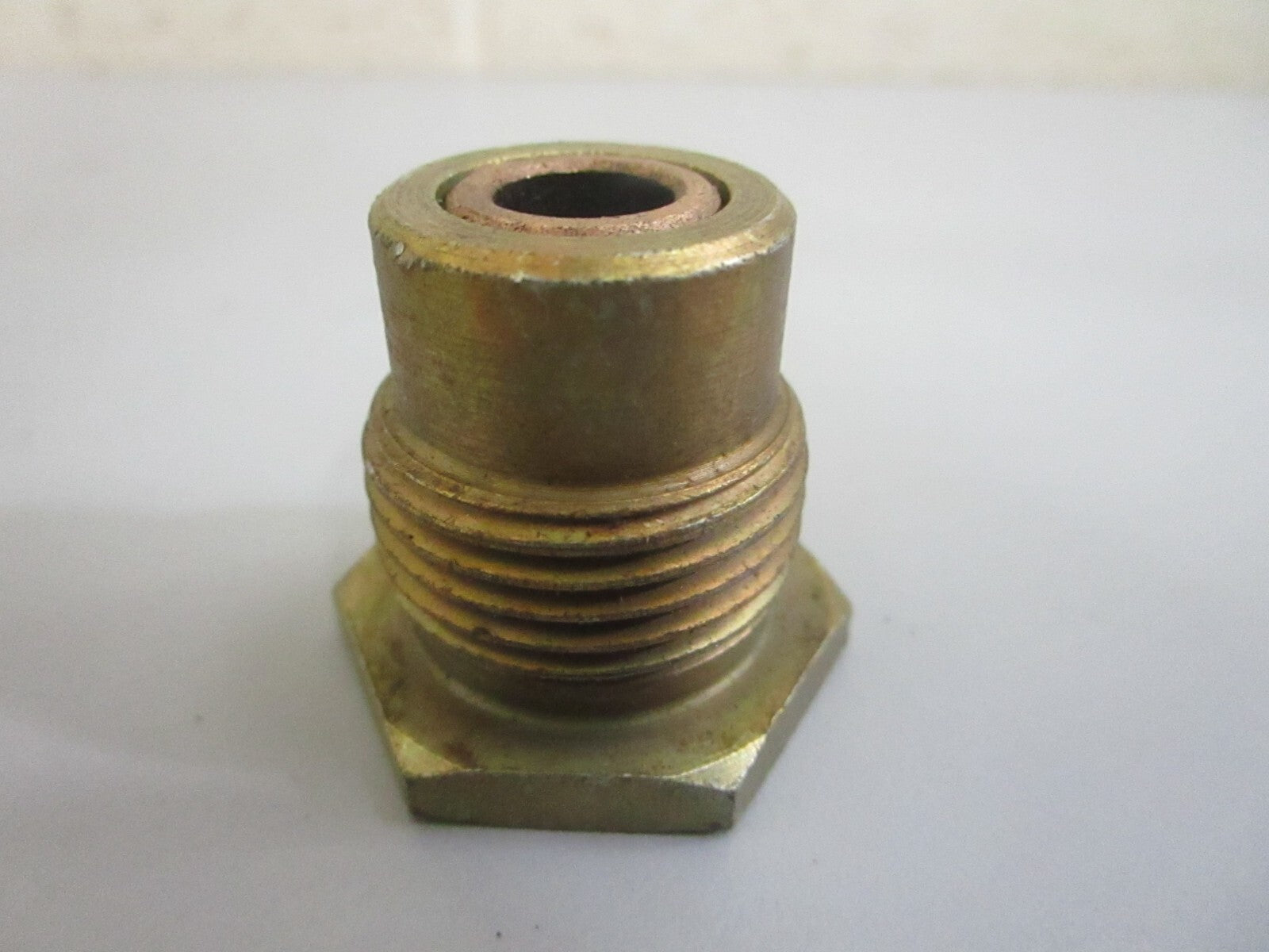 *NEW OEM* 0820 John Deere Plug AR72101