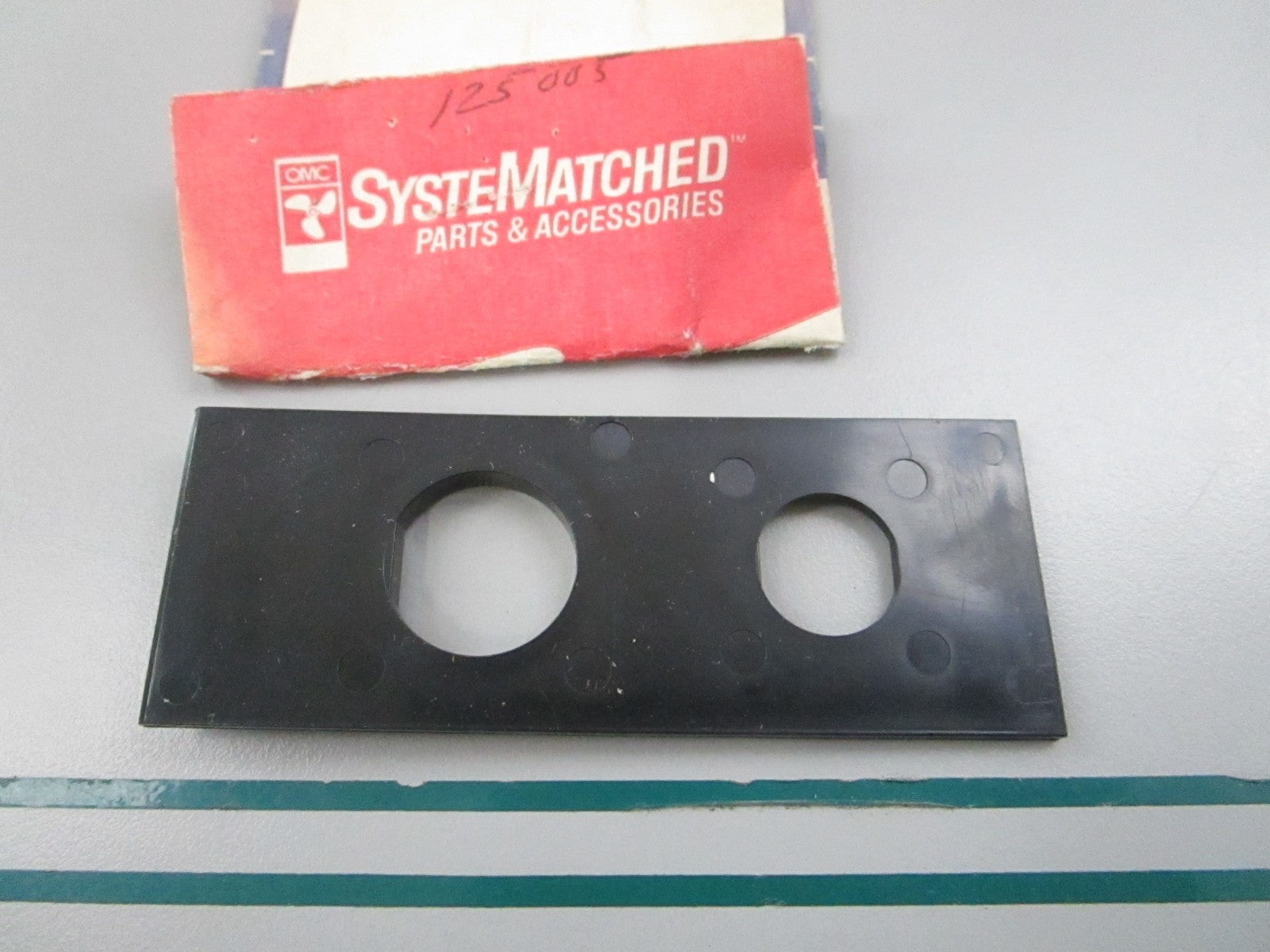 NEW OEM 125005 0125005 OMC Johnson Evinrude Ignition Switch Bezel 0810