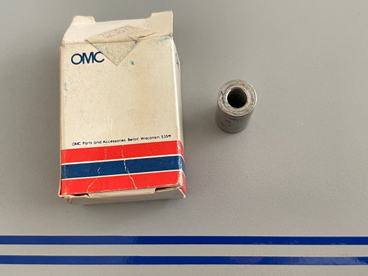 *NEW OEM* 0810 OMC Johnson Evinrude Sleeve 329679 0329679
