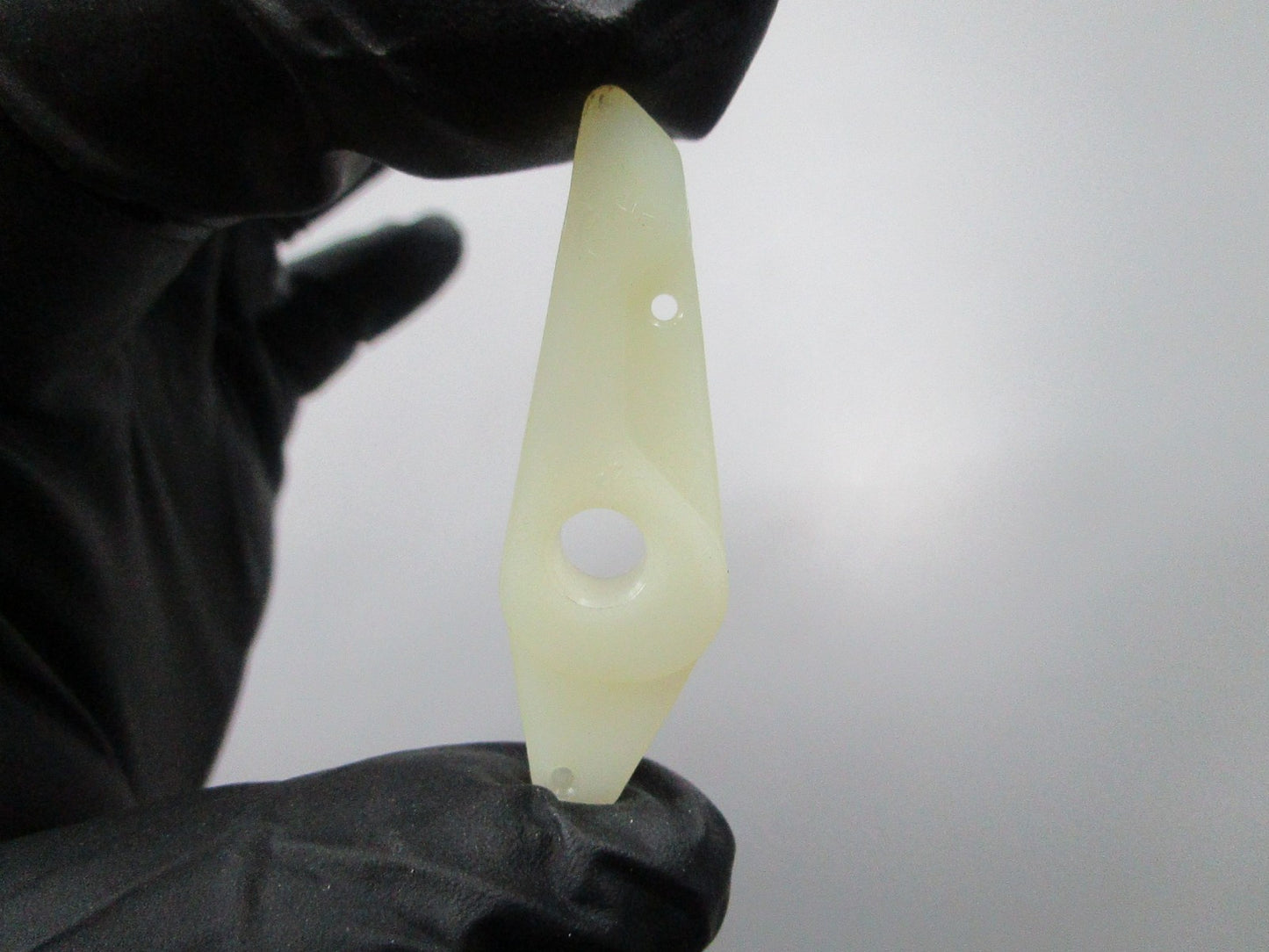 NEW OEM 203698 0203698 OMC Johnson Evinrude Starter Pawl 0810