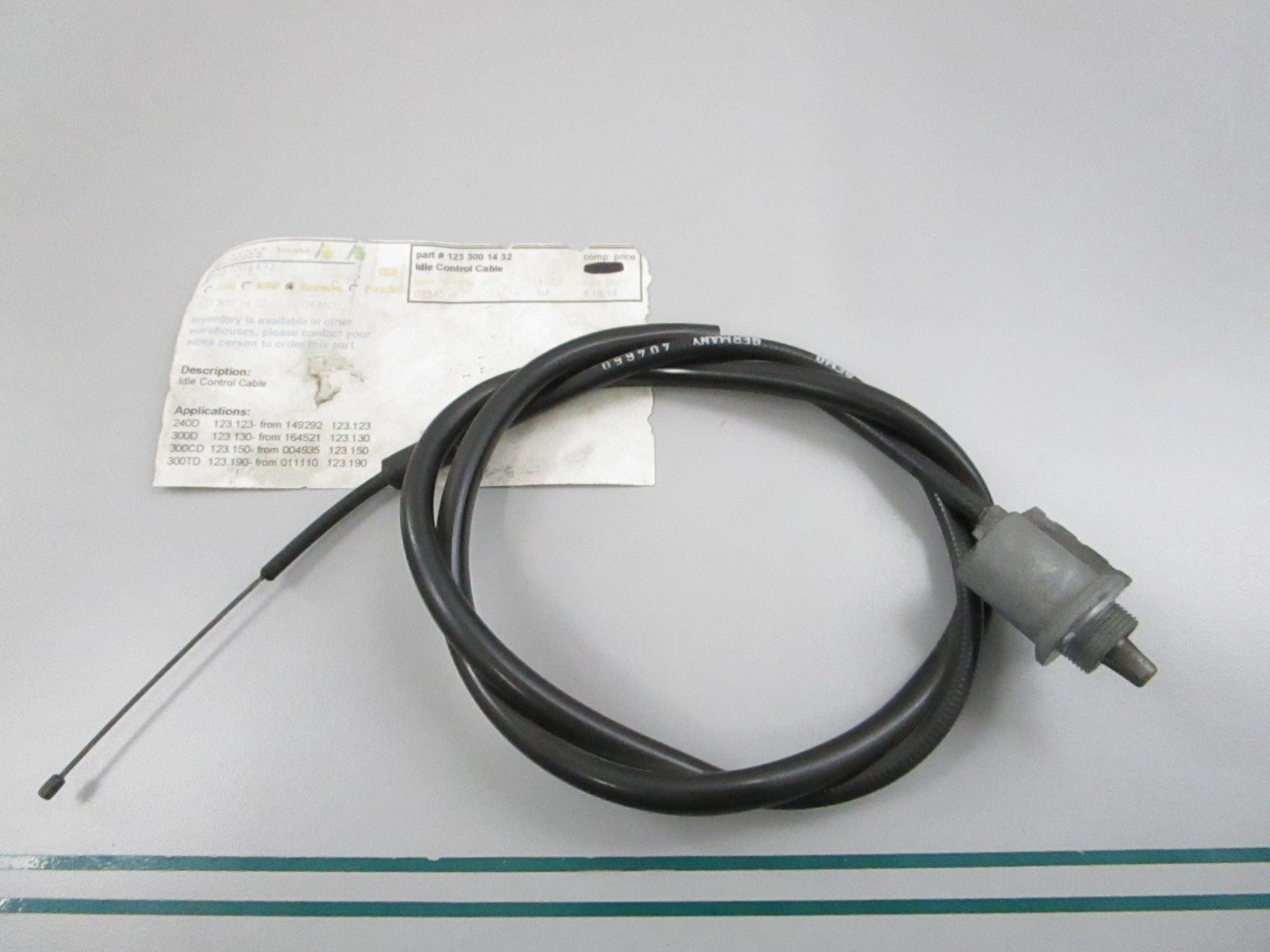 NEW OEM 1233001432 Mercedes-Benz Idle Control Cable 0810