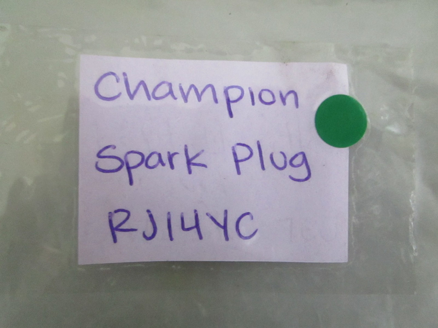 NEW OEM (LOT OF 4) RJ14YC Champion Spark Plug 0820