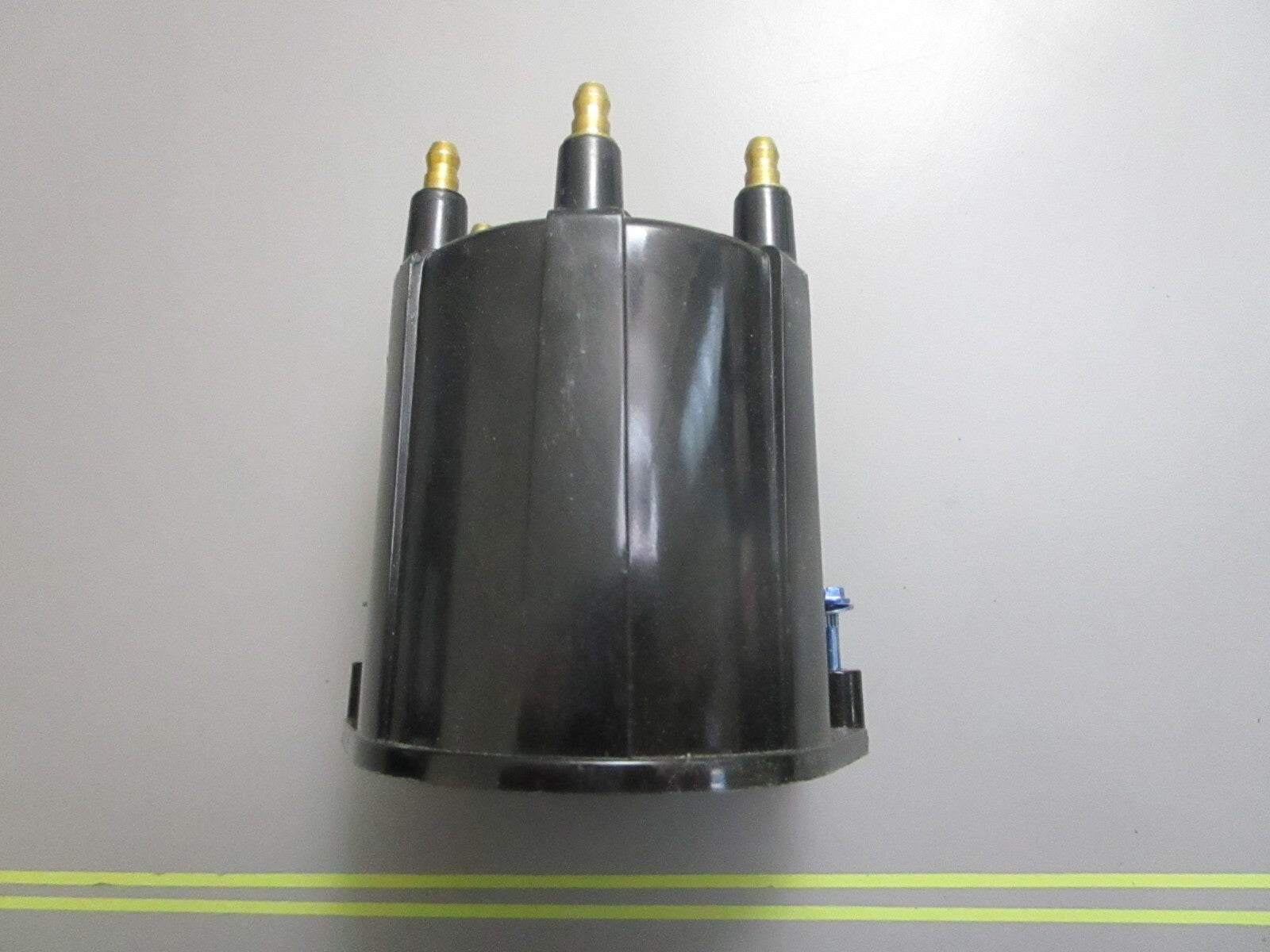 *NEW OEM* 0810 Volvo Penta Distributor Cap 3854331