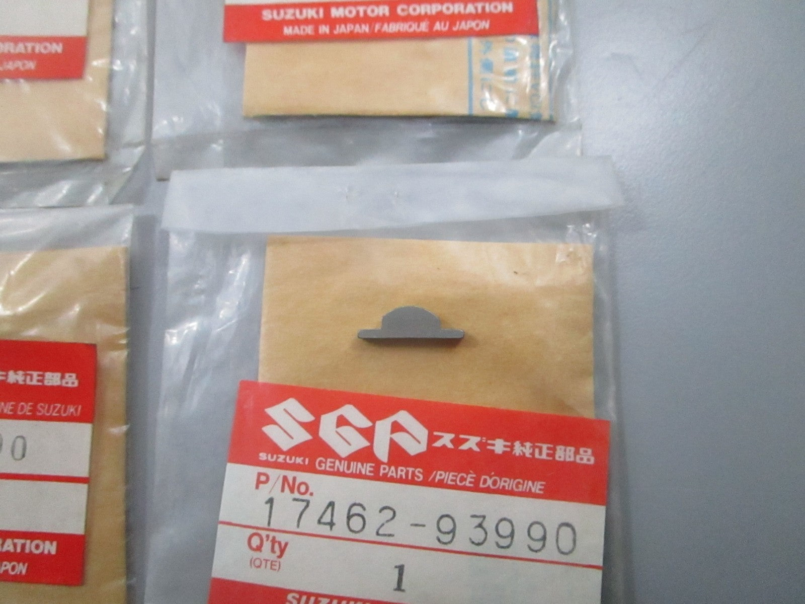 *NEW OEM* (LOT OF 4) 0810 Suzuki Key 17462-93990