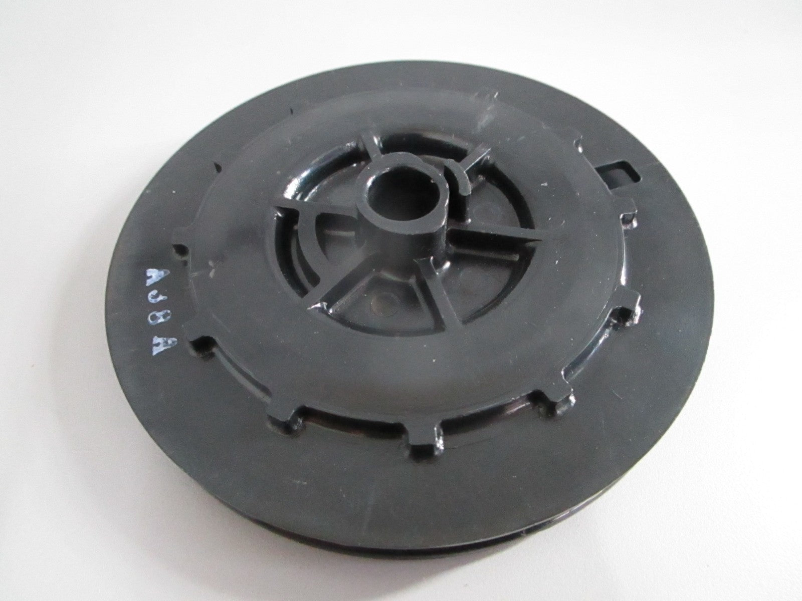 NEW OEM 18121-93100 Suzuki Sheave Drum 0820