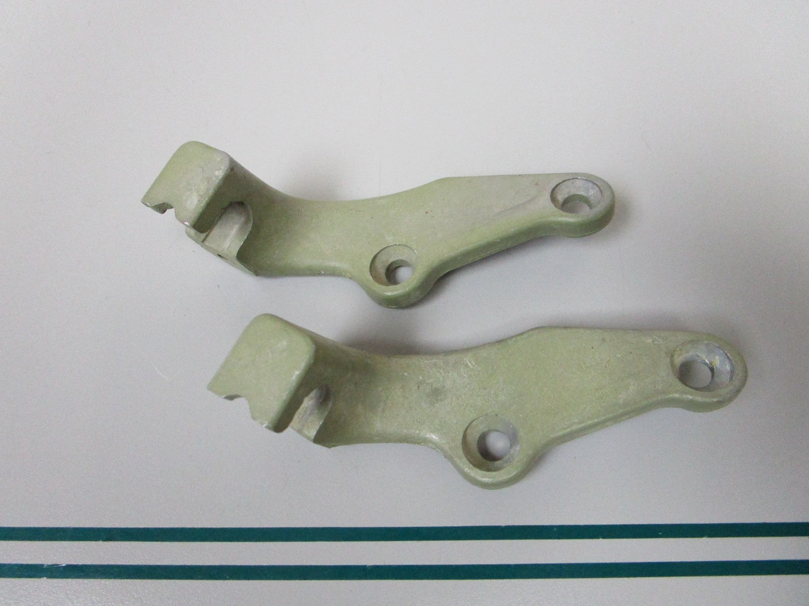 NEW OEM (LOT OF 2) 321637 0321637 OMC Johnson Evinrude Shift Bracket 0810