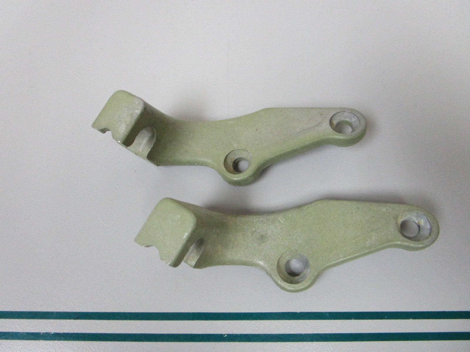 NEW OEM (LOT OF 2) 321637 0321637 OMC Johnson Evinrude Shift Bracket 0810