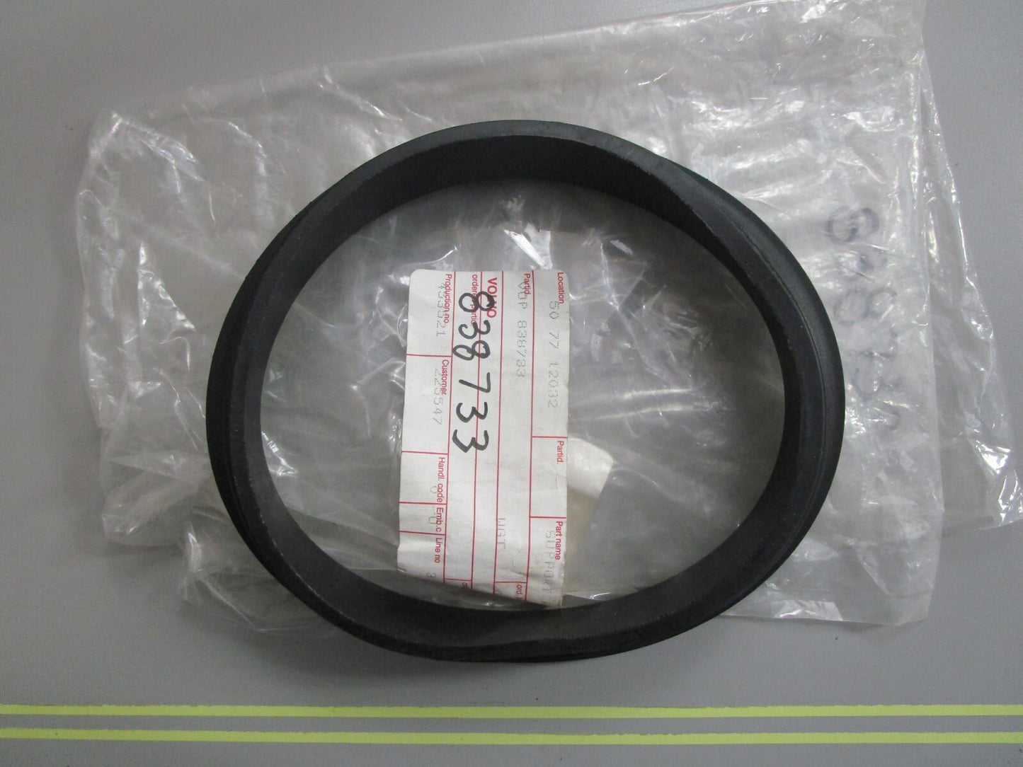 *NEW OEM* 0810 Volvo Penta Support Ring 838733