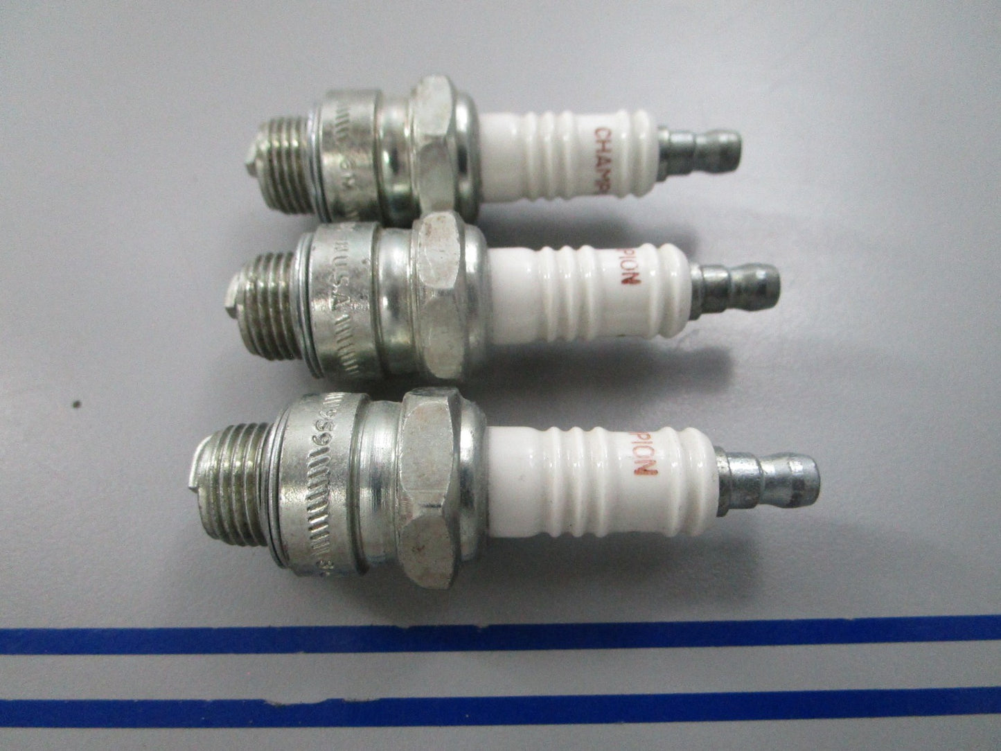 NEW (LOT OF 3) Champion J8C Spark Plug 0810