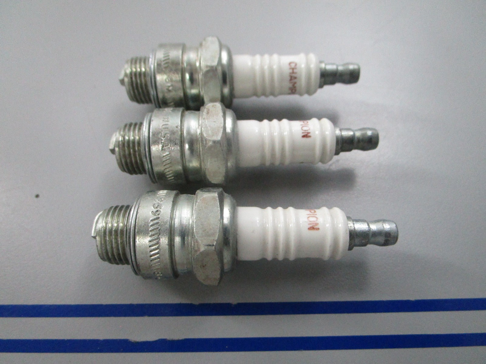 NEW (LOT OF 3) Champion J8C Spark Plug 0810