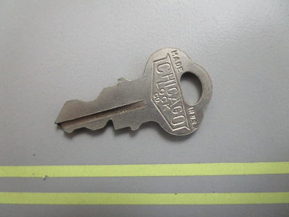 *NEW OEM* 0810 OMC Johnson Evinrude Ignition Key KF75 501590 0501590