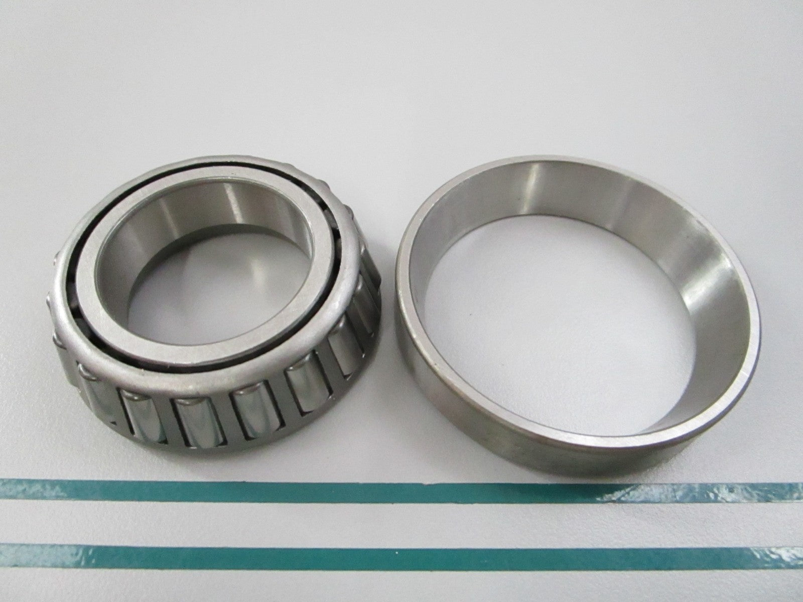 NEW 4T-LM67048V2 4T-LM67010 NTN Tapered Roller Bearing 0810