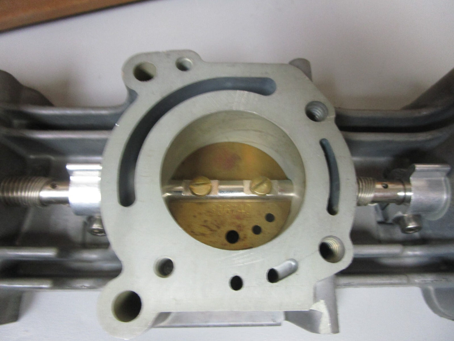 *NEW OEM* 0720 OMC Johnson Evinrude 91' - 94' 105 150 175 hp STBD Throttle Body