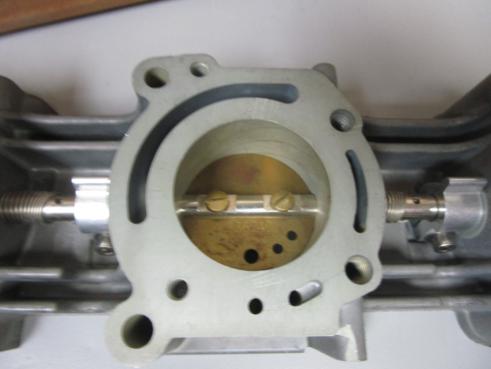 *NEW OEM* 0720 OMC Johnson Evinrude 91' - 94' 105 150 175 hp STBD Throttle Body