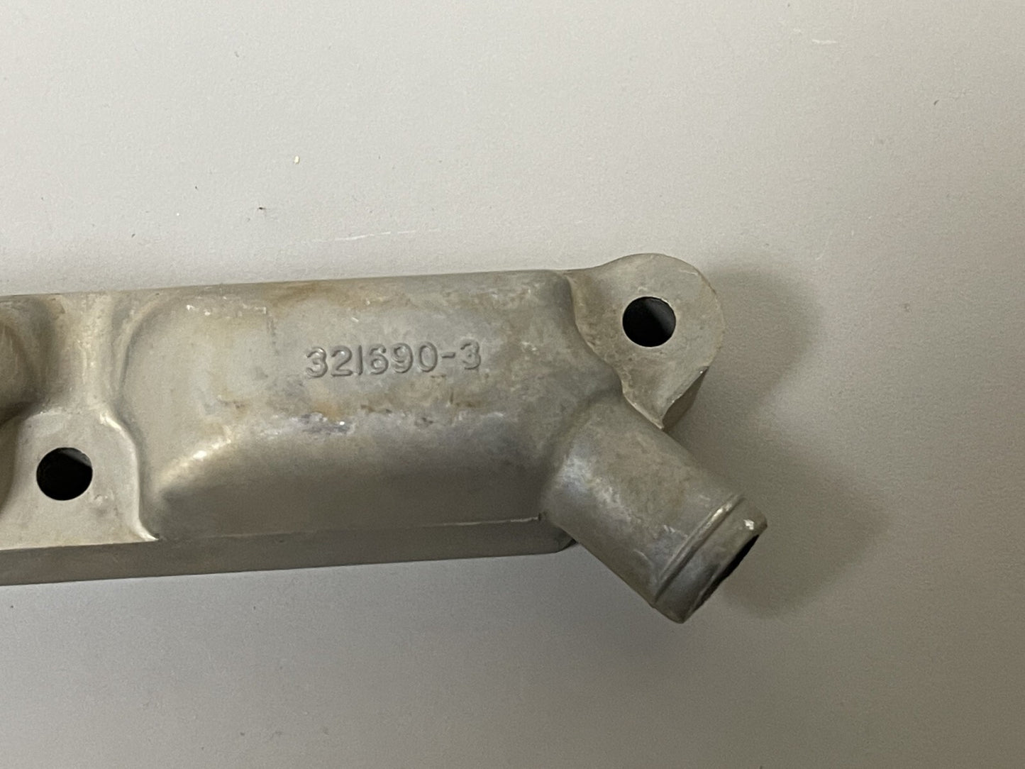 *NEW OEM* 0670 OMC Johnson Evinrude Thermostat Cover 0321690 321690