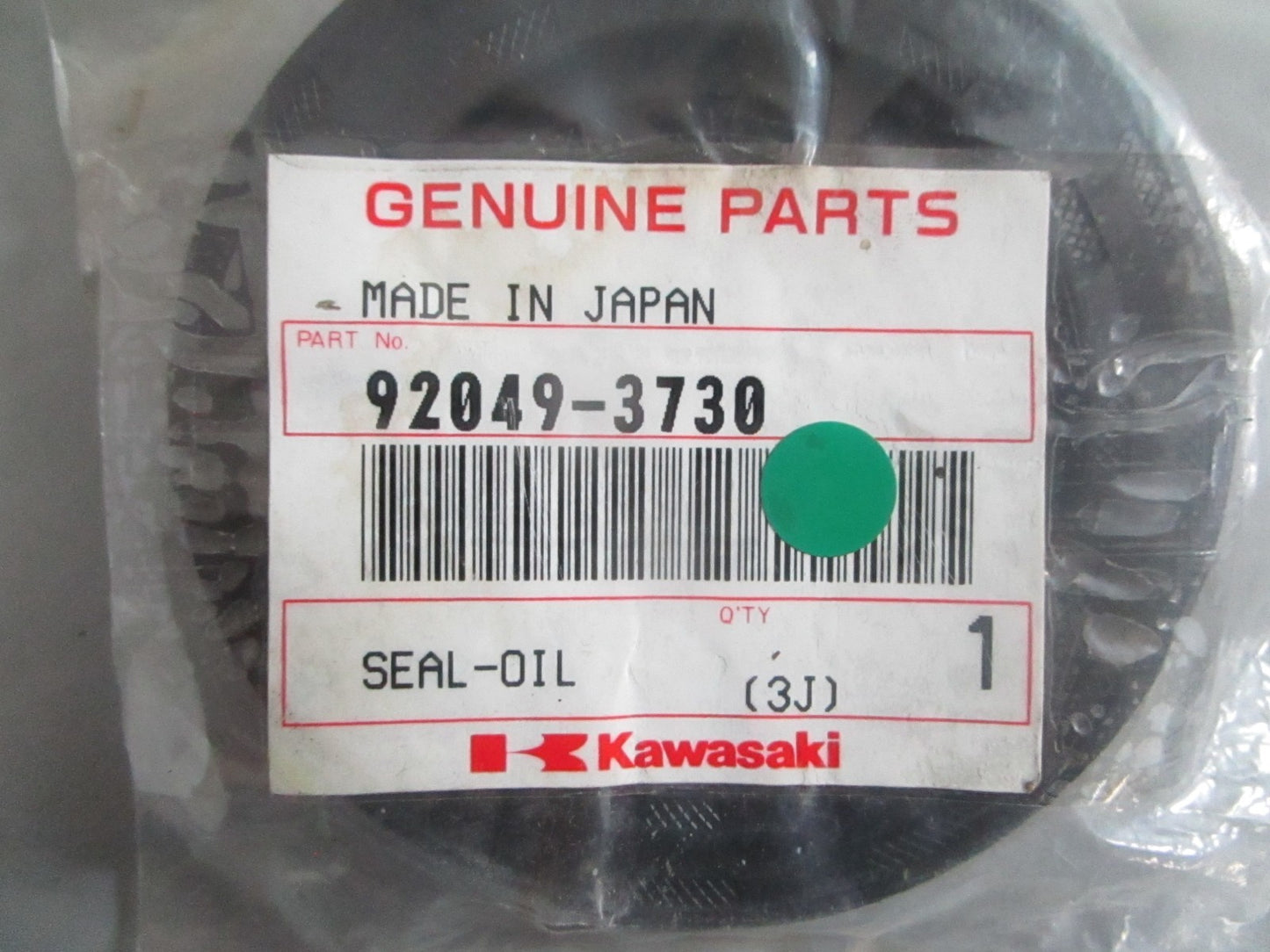 NEW OEM 92049-3730 Kawasaki Oil Seal 0820