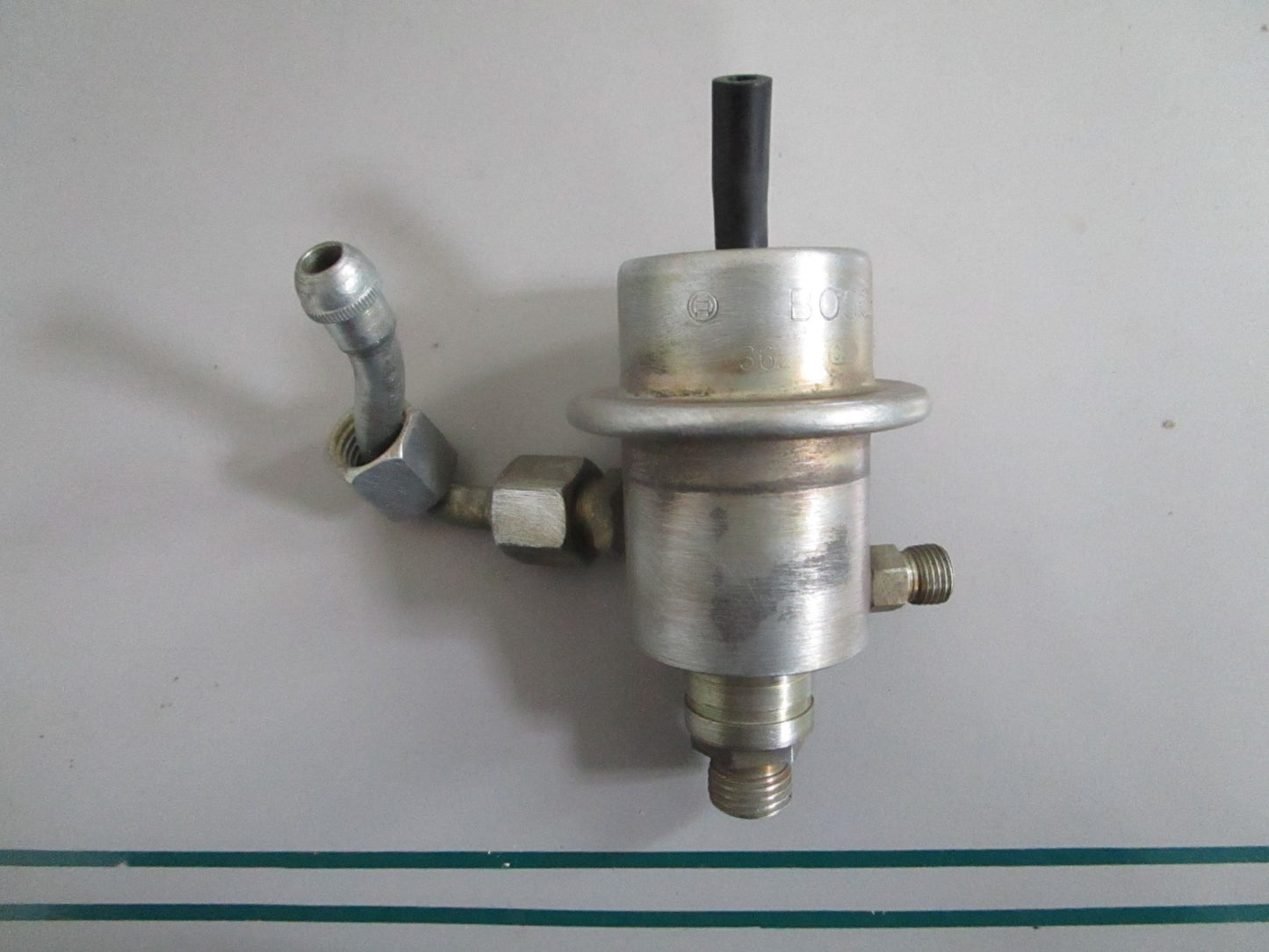 NEW OEM 0000780392 0438161001 Mercedes-Benz Bosch Fuel Pressure Regulator 0820