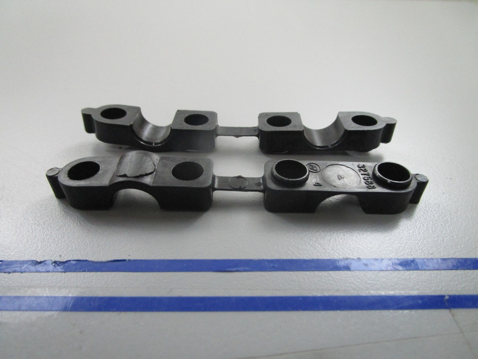 *NEW OEM* (LOT OF 2) 0810 OMC Johnson Evinrude Vertical Control Shaft 327588