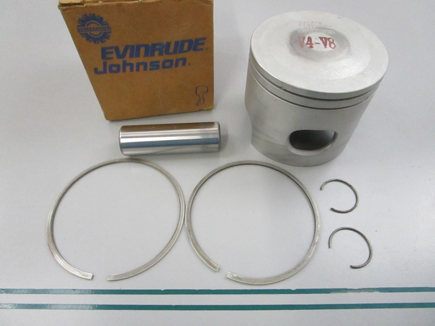 NEW OEM 5006676 OMC Johnson Evinrude Piston Kit 0810