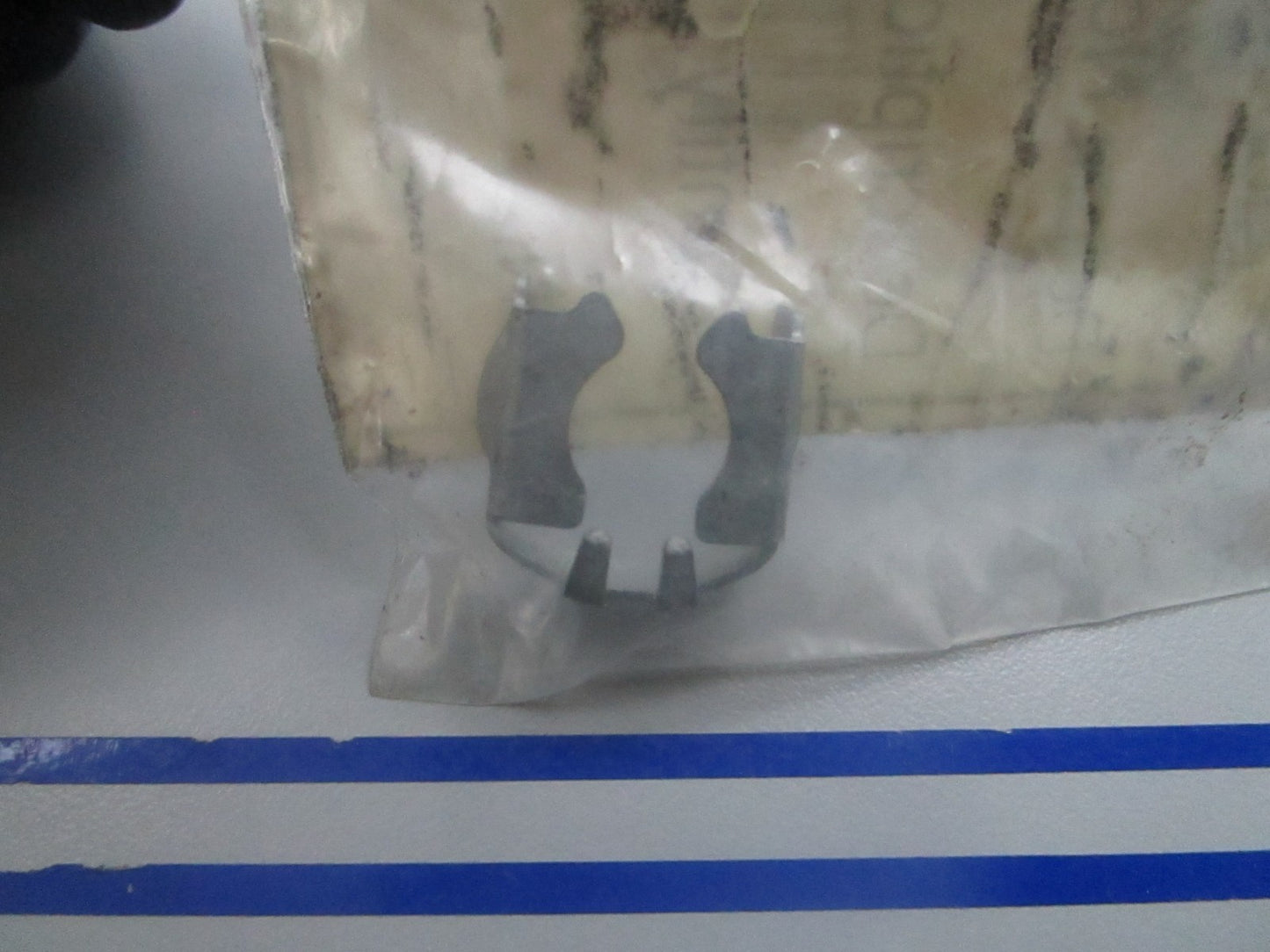 *NEW OEM* 0810 Mercury Quicksilver Clip 54-883460