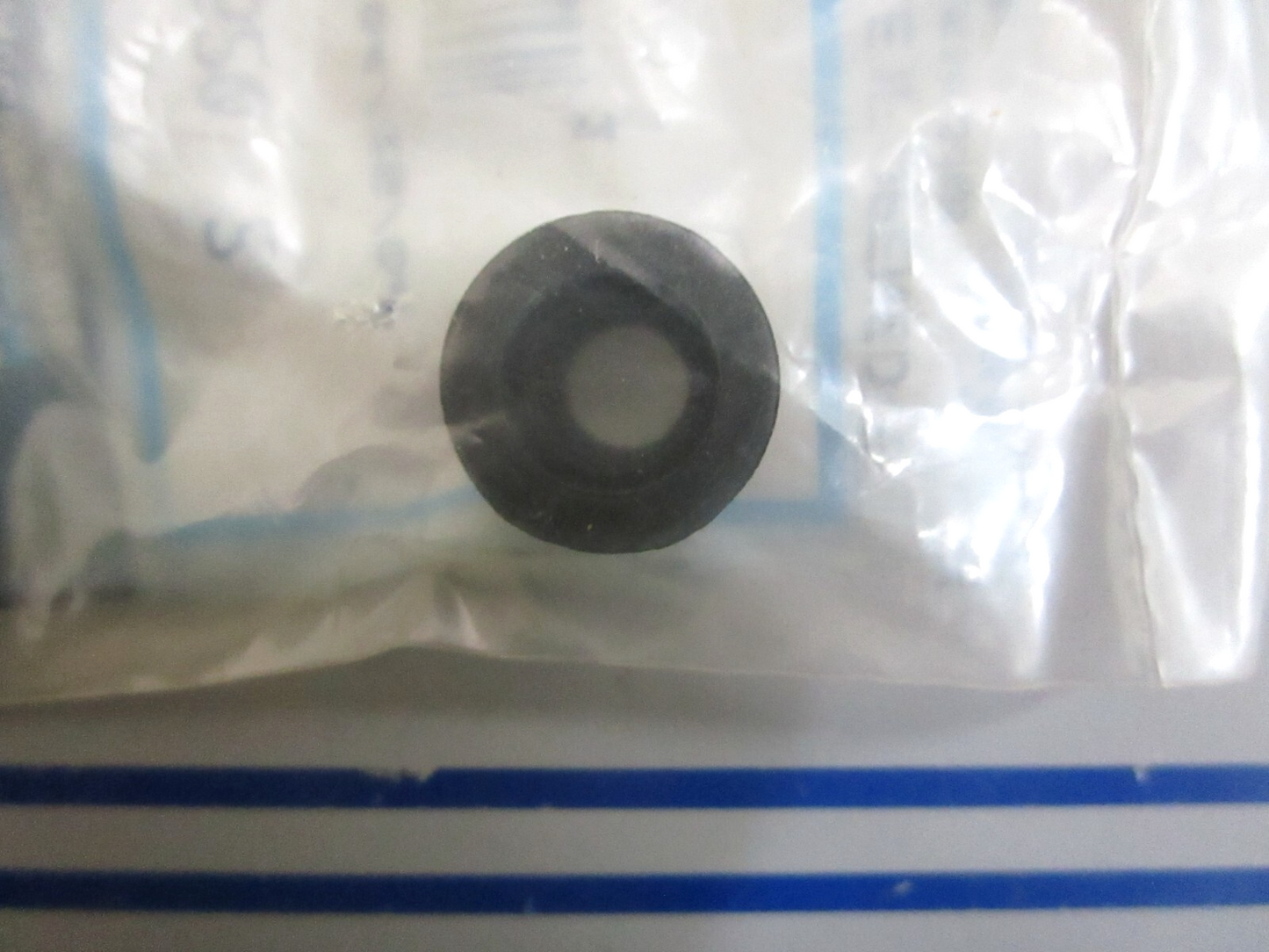 *NEW OEM* 0810 Mercury Quicksilver Seal 26-8035202