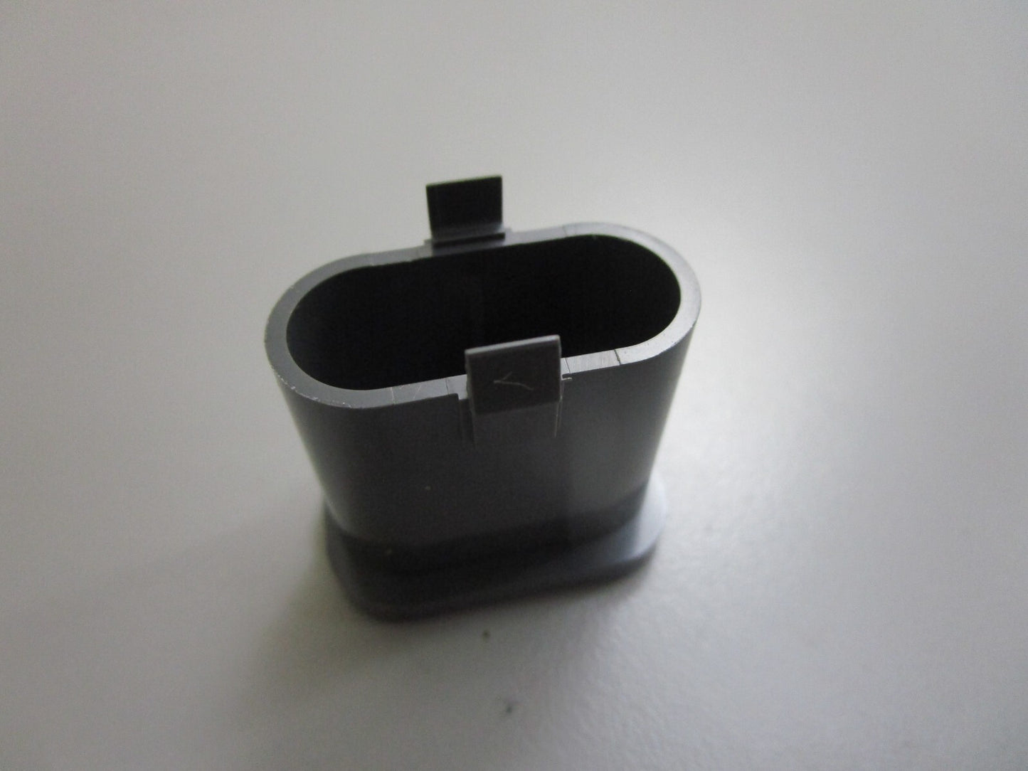 *NEW OEM* 0810 OMC Johnson Evinrude No PTT Cap 352674 0352674