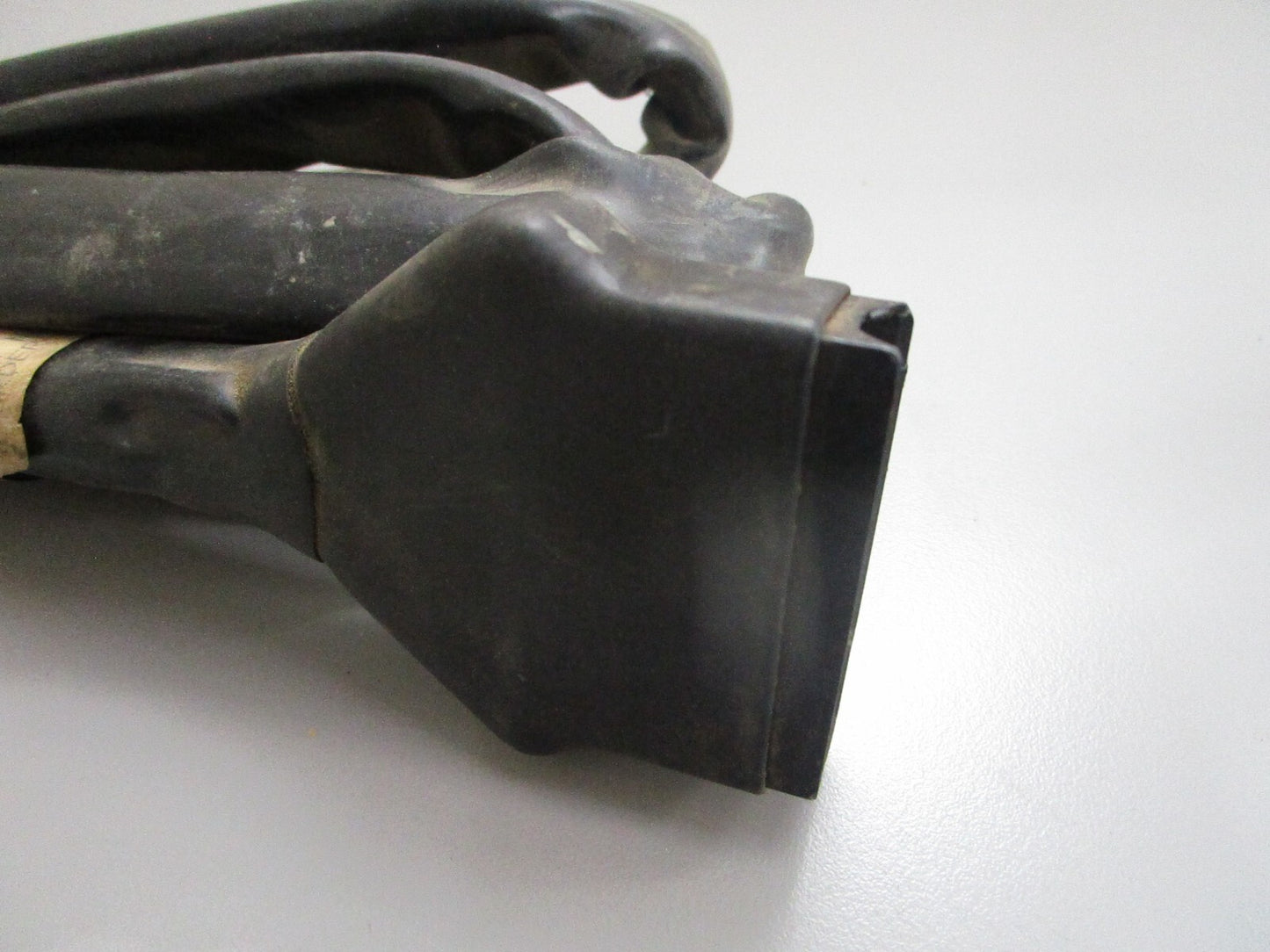 *NEW OEM* 0820 Volvo Penta 8' Cable Block 825738