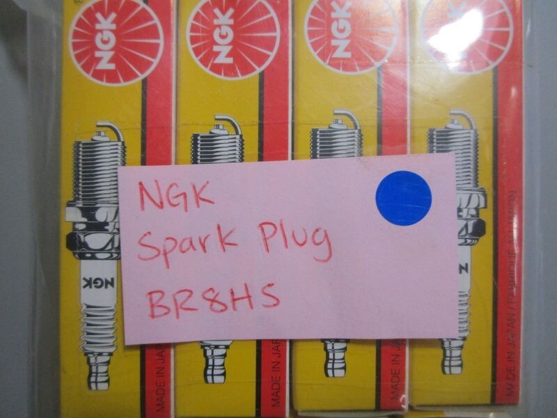 *NEW* (LOT OF 8) 0770 NGK Spark Plug BR8HS