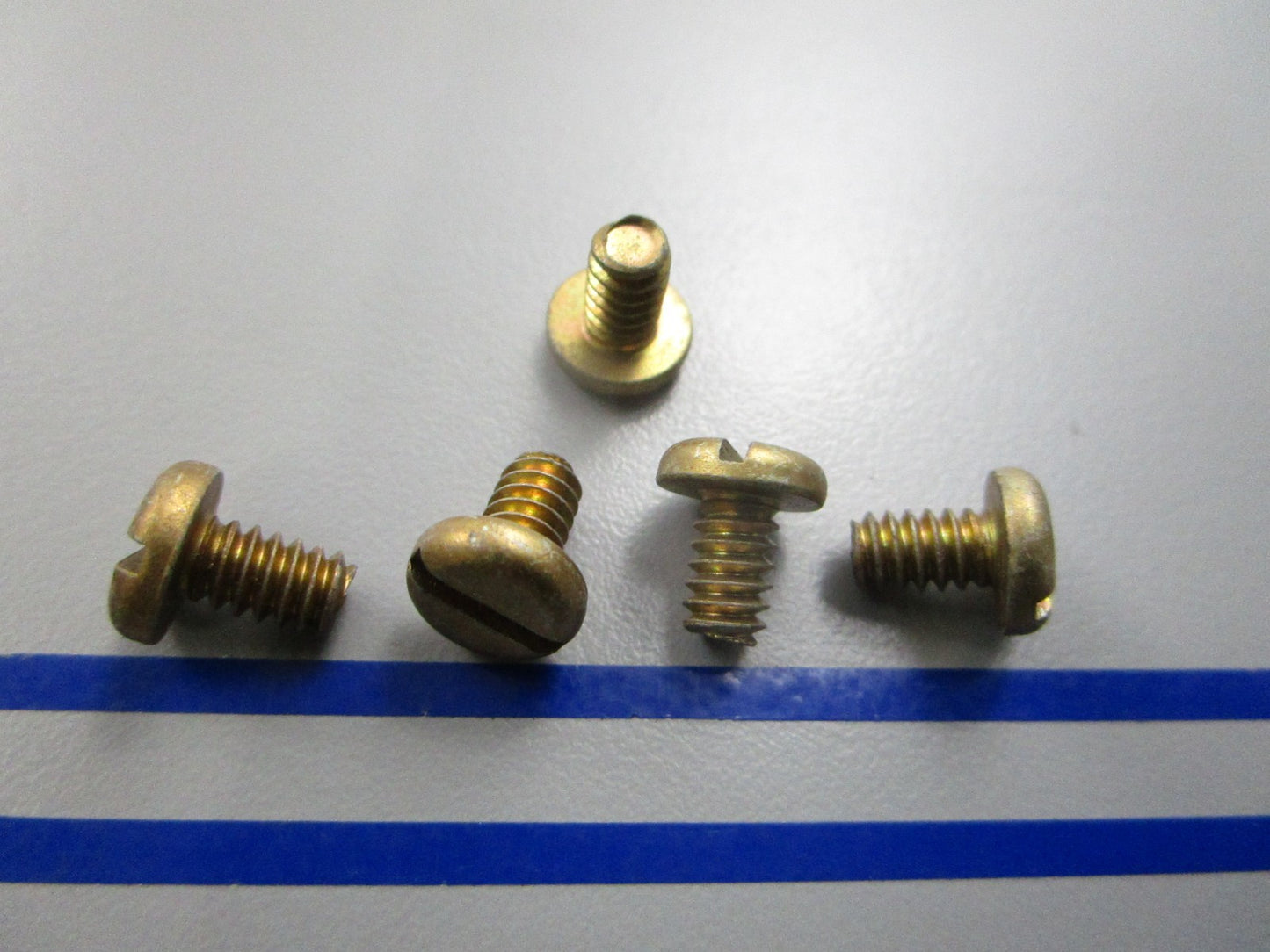 NEW OEM (LOT OF 5) 303212 0303212 OMC Johnson Evinrude  Screw 0810
