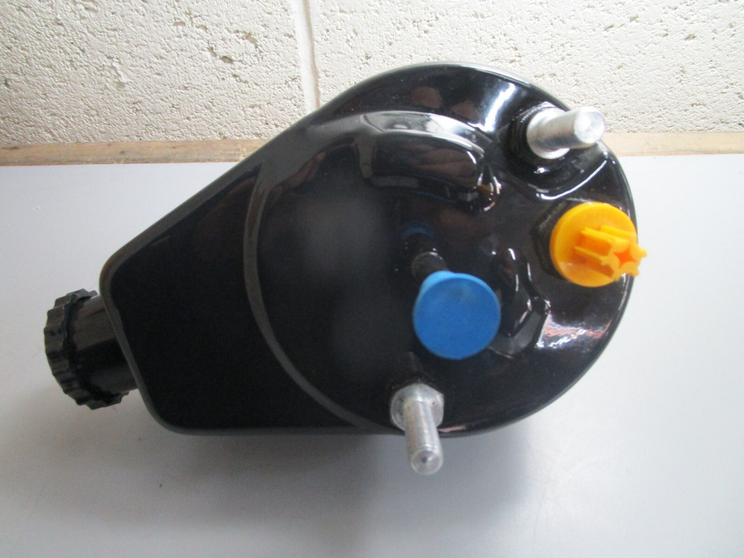 *NEW OEM* 0820 Volvo Penta Steering Pump 3888323