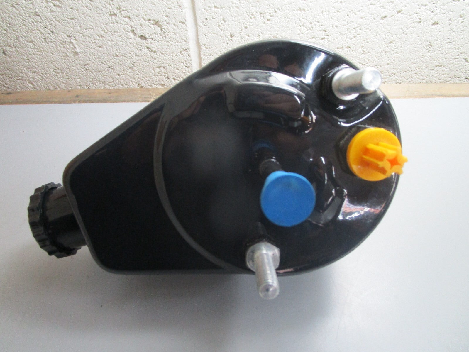 *NEW OEM* 0820 Volvo Penta Steering Pump 3888323