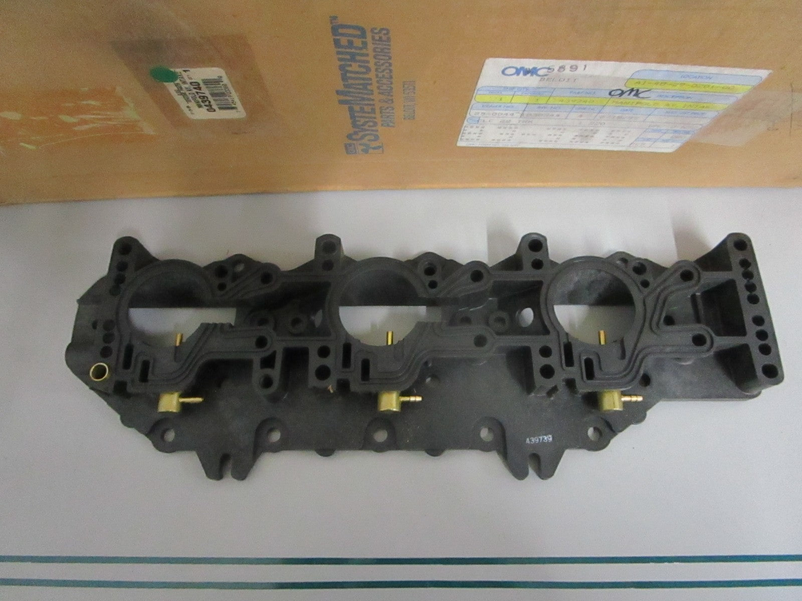 NEW OEM 439740 0439740 OMC Johnson Evinrude Intake Manifold Assy 0820